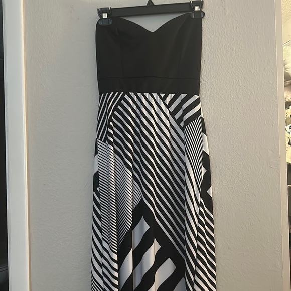 bailey blue Dresses & Skirts - 🛍️ Sweetheart neckline maxi dress